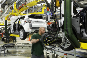 Jaguar Land Rover sospende la produzione